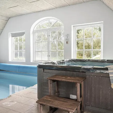 7 Bedroom Lovely In *