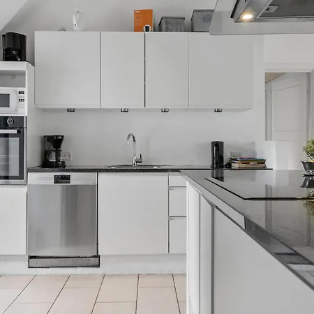 Nyaraló 7 Bedroom Lovely In