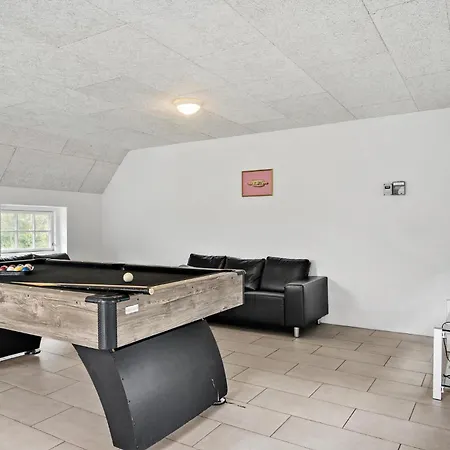 Nyaraló 7 Bedroom Lovely In