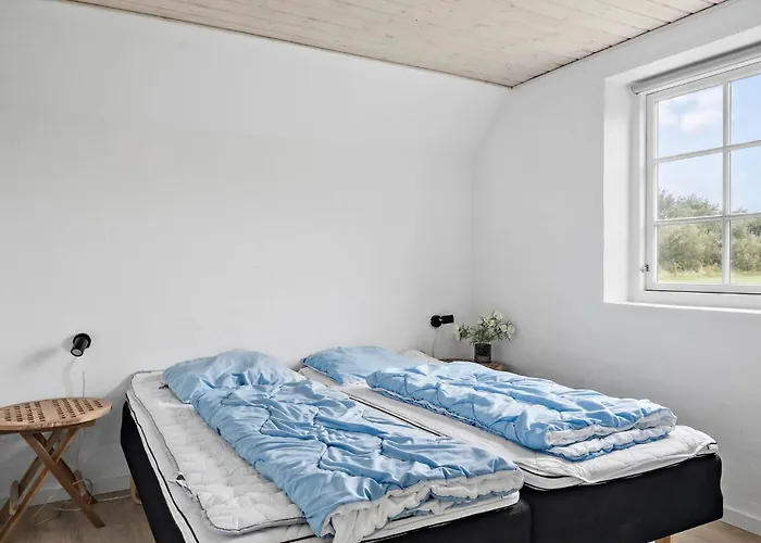 Dom wakacyjny 7 Bedroom Lovely In Ulfborg