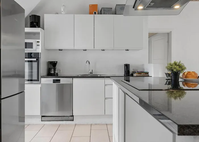 Dom wakacyjny 7 Bedroom Lovely In
