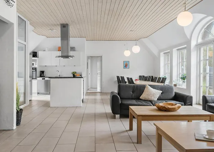 Dom wakacyjny 7 Bedroom Lovely In Ulfborg
