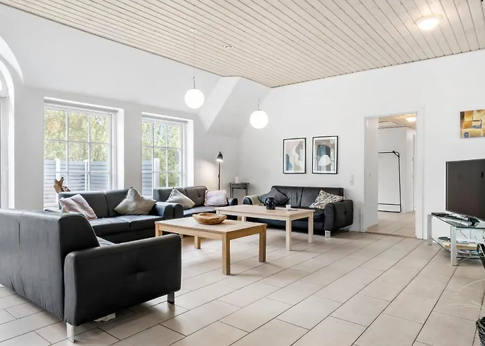 Dom wakacyjny 7 Bedroom Lovely In